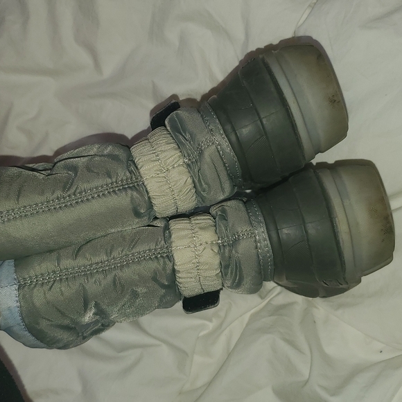 *Donated*Sorel snow boots size 13 - Picture 3 of 4